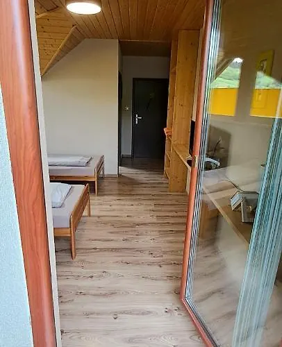 U Huberta بيت ضيافة Bešeňová